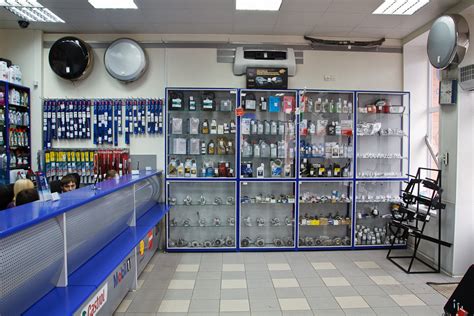 Магазины автозапчастей