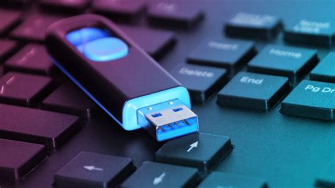 Наслаждайтесь просмотром контента с USB-накопителя