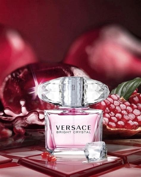 Оттенок и прозрачность оригинального Versace Bright Crystal